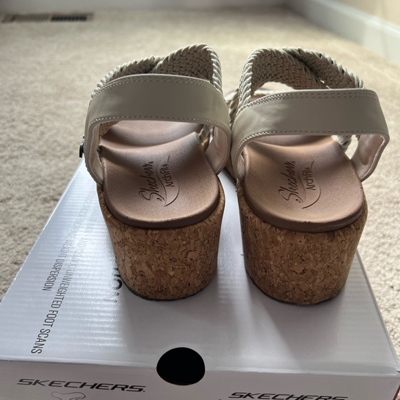 Skechers Arch Fit Beverlee-Love Sparks-Natural sandal, women’s size 8 - Picture 5 of 6